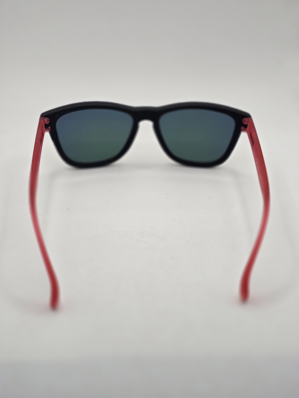 Goodr Miss the Earth, Miss my Wine Sunglasses - Black Frame with Pink Temples - Picture 6 of 7